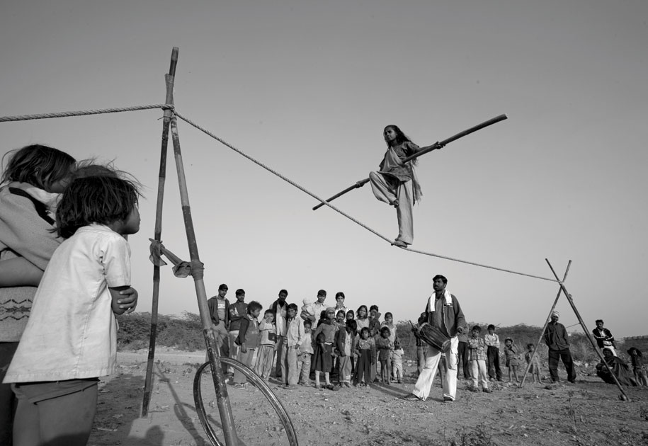 10_dabur.tightrope.hairoil.blackandwhite.india.jpg